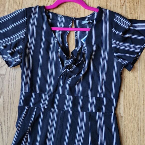 Crystal Sky Tie Front Jumpsuit | Juniors 7 | Black White Stripes Short Sleeves - Picture 3 of 8